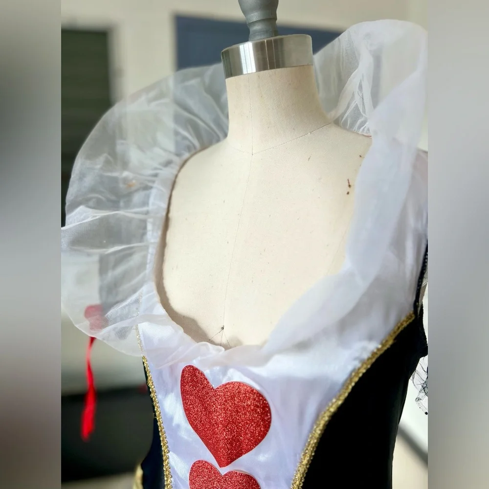 The Queen of Hearts/ The Red Queen Women’s Costume - Picture 2 of 14
